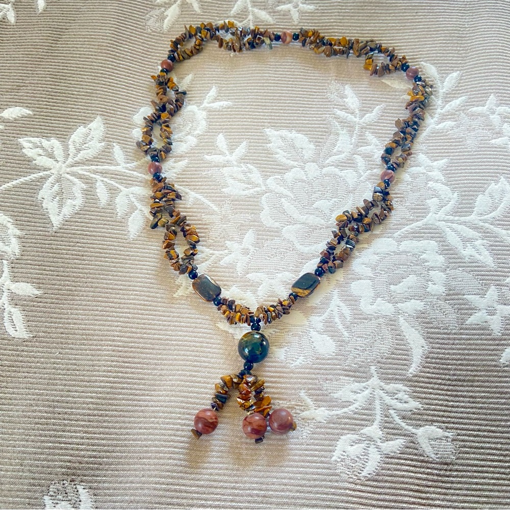 Elegant Multicolor Beaded Necklace - Picture 10 of 16